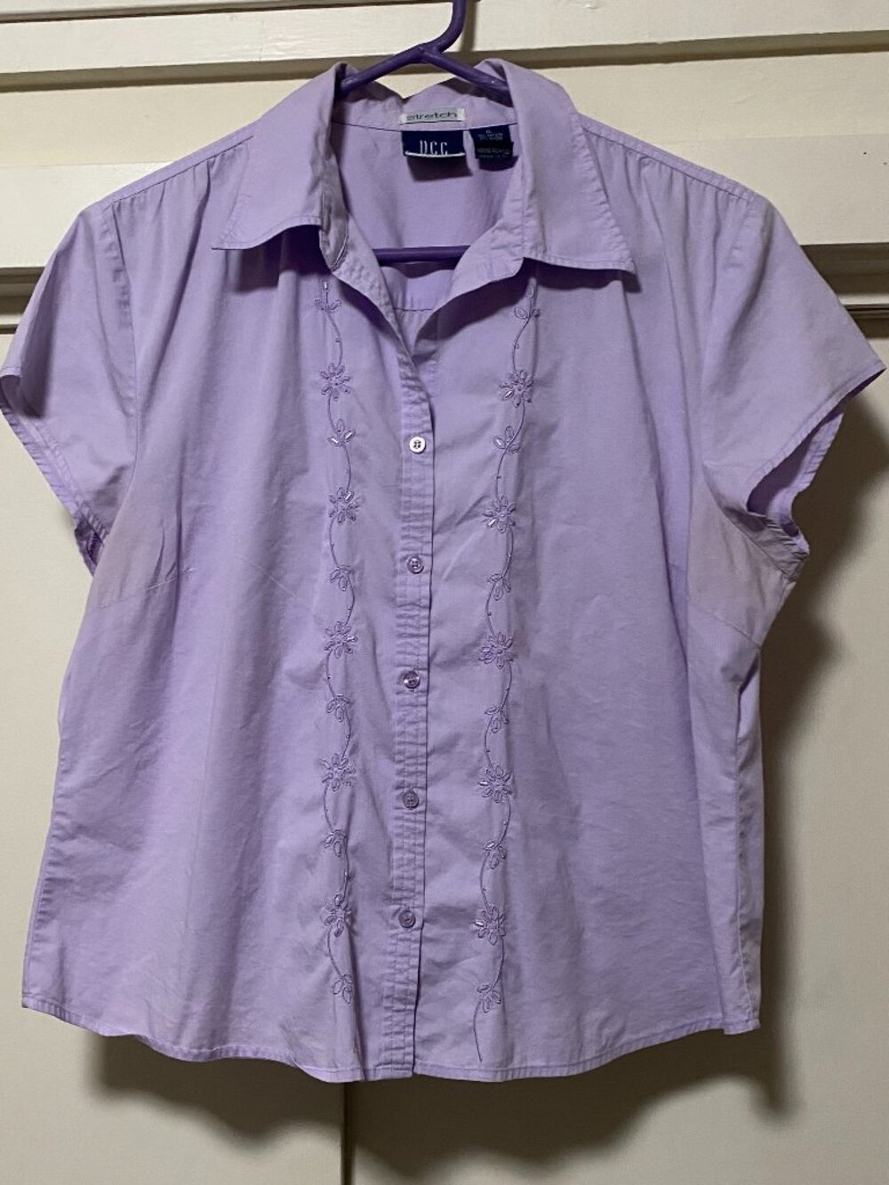 DCC Missy, short sleeve, lilac, button-down blouse w/beads down front, size XL